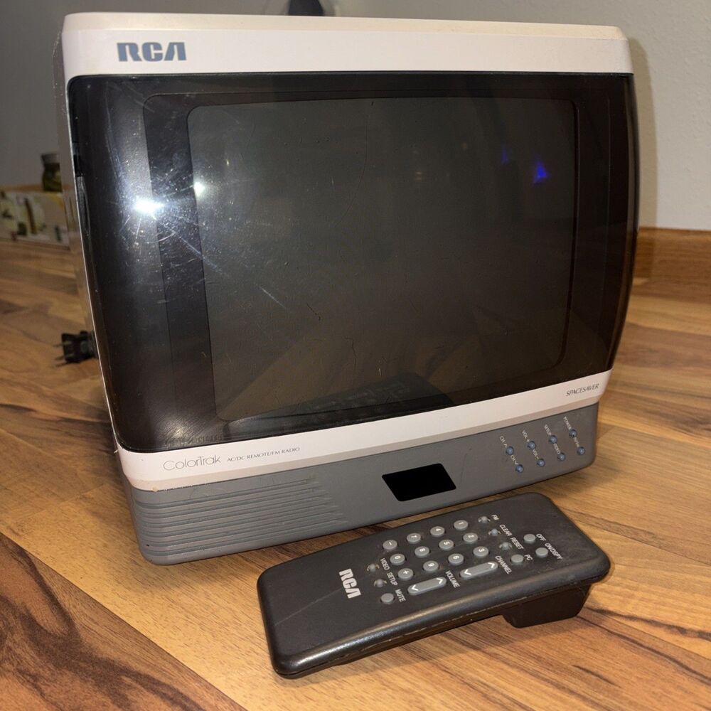 Vintage RCA SpaceSaver ColorTrak 9" CRT TV AC/DC Gaming Model E09535KH w/ Remote